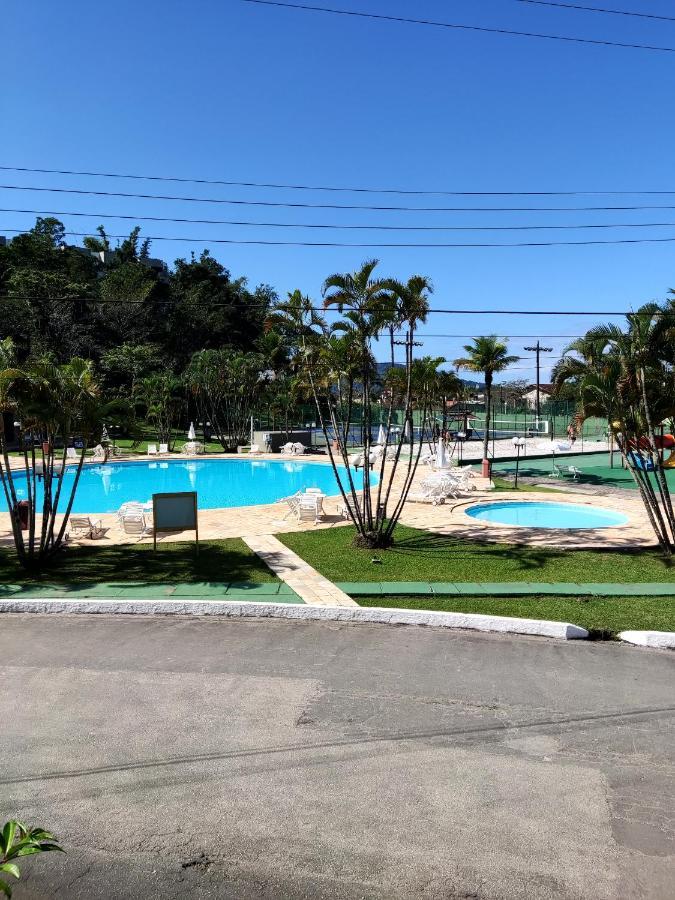 Apartamento até 10 pessoas na enseada Guarujá em condomínio clube praia piscinas salão jogos quadra futebol campo parquinho brinquedos Wi-fi Home office Exterior foto