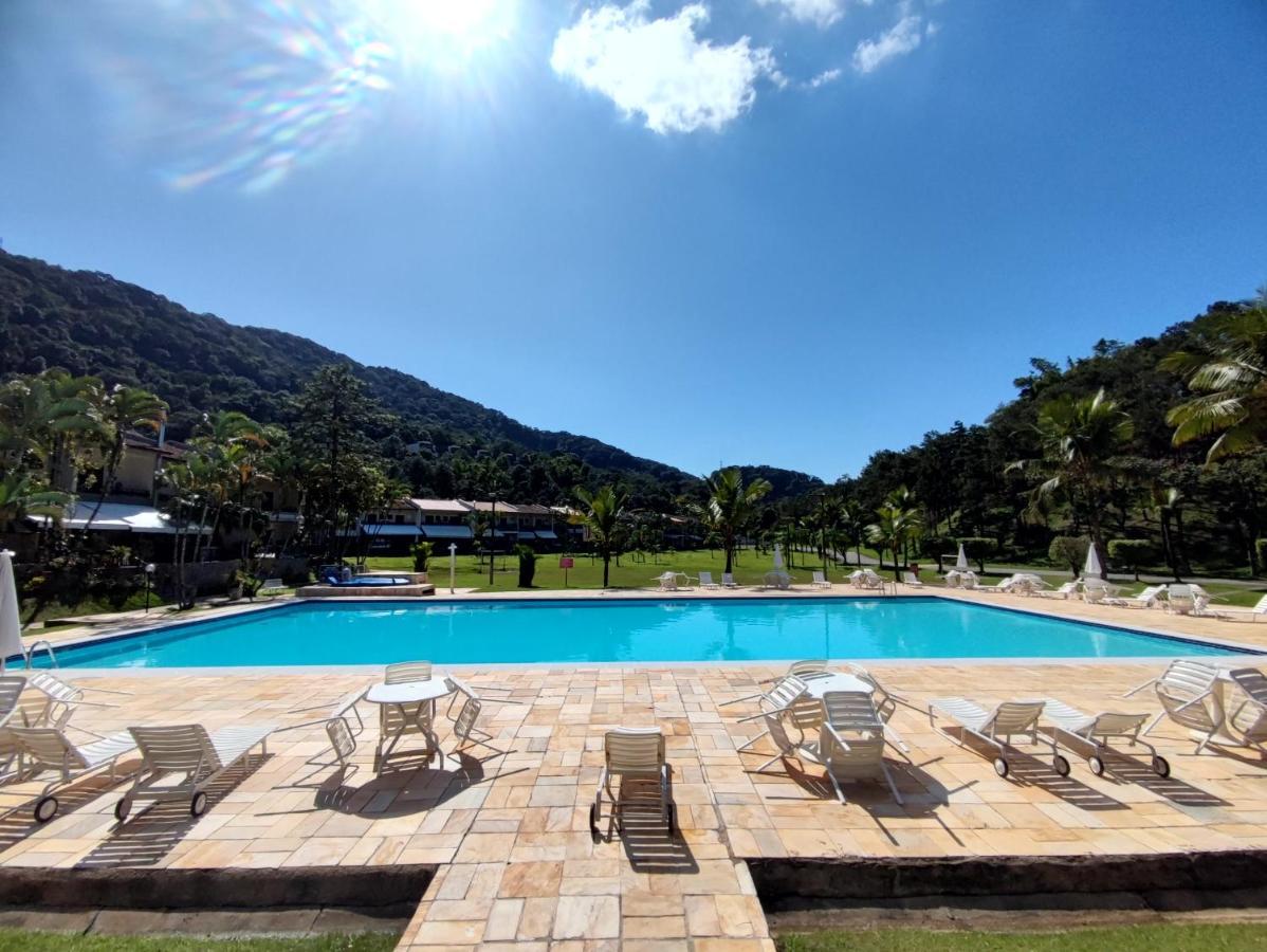 Apartamento até 10 pessoas na enseada Guarujá em condomínio clube praia piscinas salão jogos quadra futebol campo parquinho brinquedos Wi-fi Home office Exterior foto