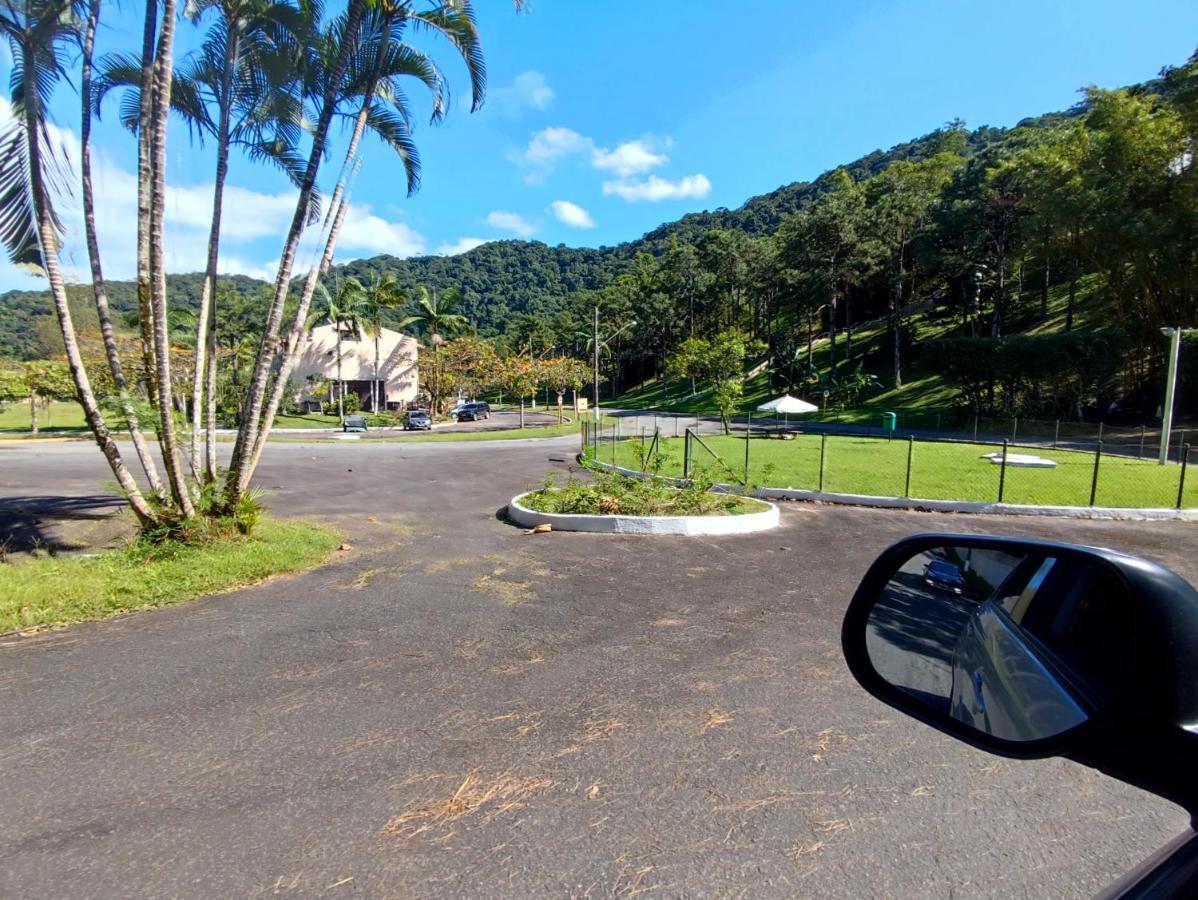 Apartamento até 10 pessoas na enseada Guarujá em condomínio clube praia piscinas salão jogos quadra futebol campo parquinho brinquedos Wi-fi Home office Exterior foto