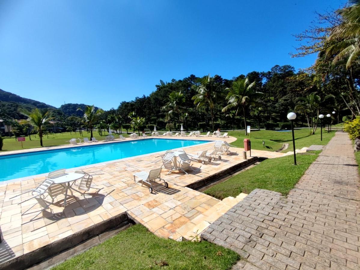 Apartamento até 10 pessoas na enseada Guarujá em condomínio clube praia piscinas salão jogos quadra futebol campo parquinho brinquedos Wi-fi Home office Exterior foto
