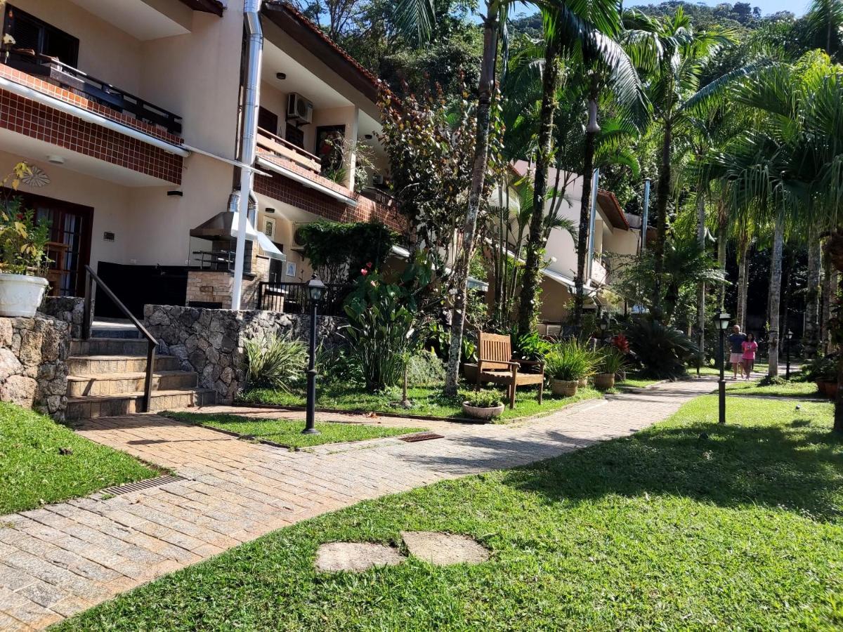Apartamento até 10 pessoas na enseada Guarujá em condomínio clube praia piscinas salão jogos quadra futebol campo parquinho brinquedos Wi-fi Home office Exterior foto